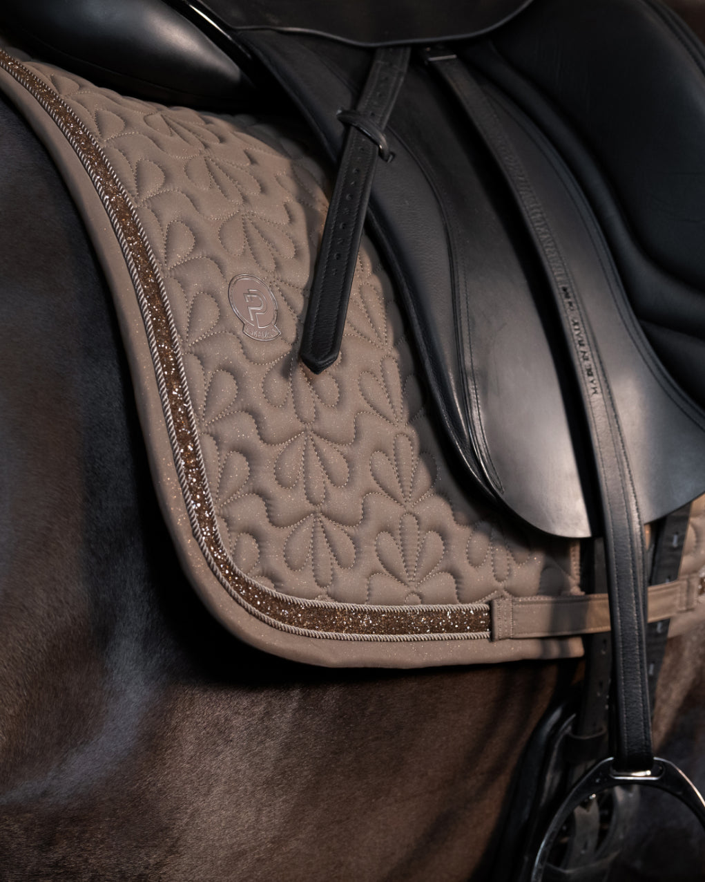 Eskadron Sparkle Jewel Saddle Pad Platinum 25.