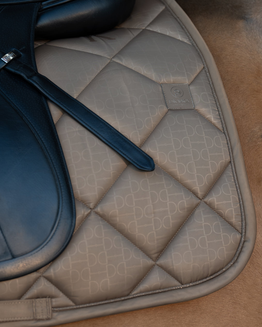 Eskadron Glossy Bit Saddle Pad Platinum 25.