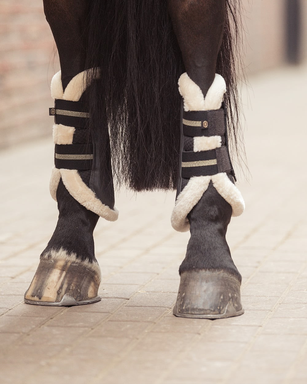 Eskadron Mesh Faux Fur Tendon Boots Heritage 2024 - Black