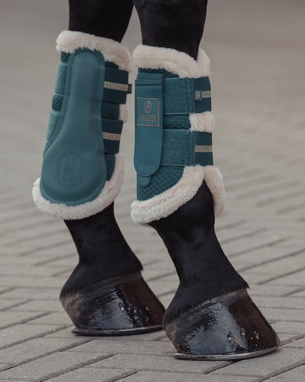 Eskadron Mesh Faux Fur Tendon Boots Heritage 2024 - Ocean.