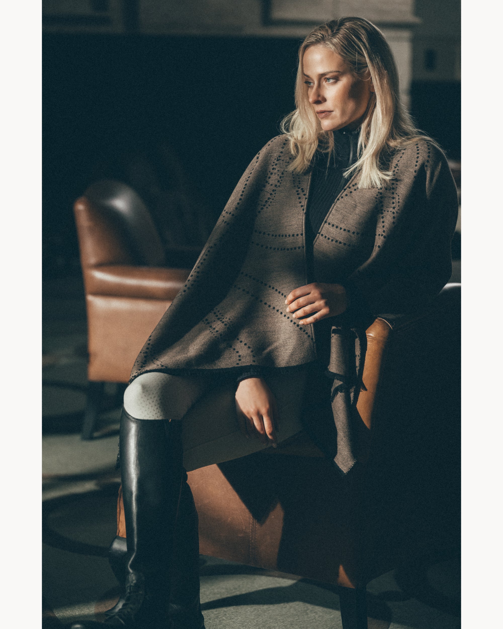 Pikeur Cape 2854