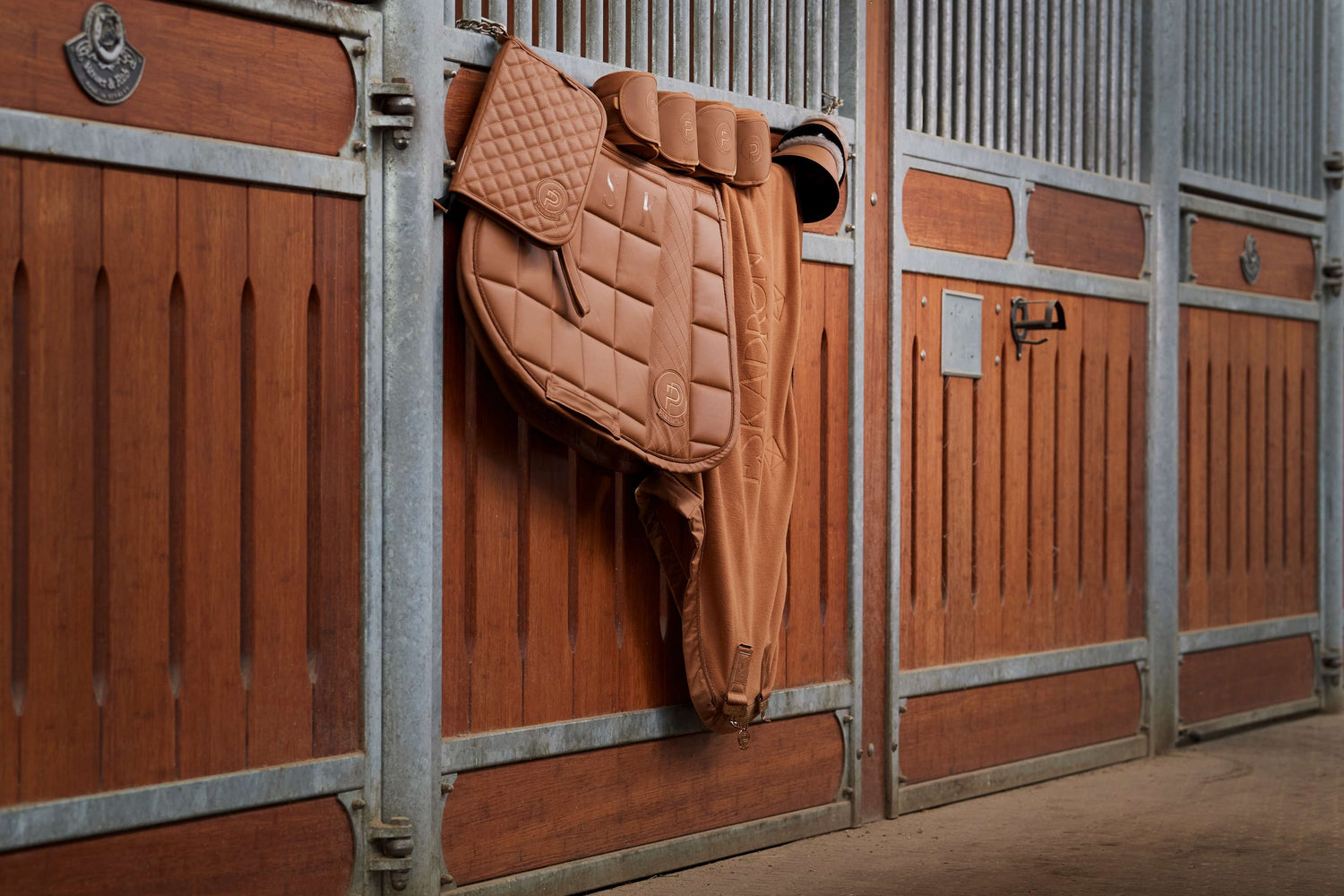 Eskadron Fleece Stamp Sweat Rug Platinum Summer 2023 -