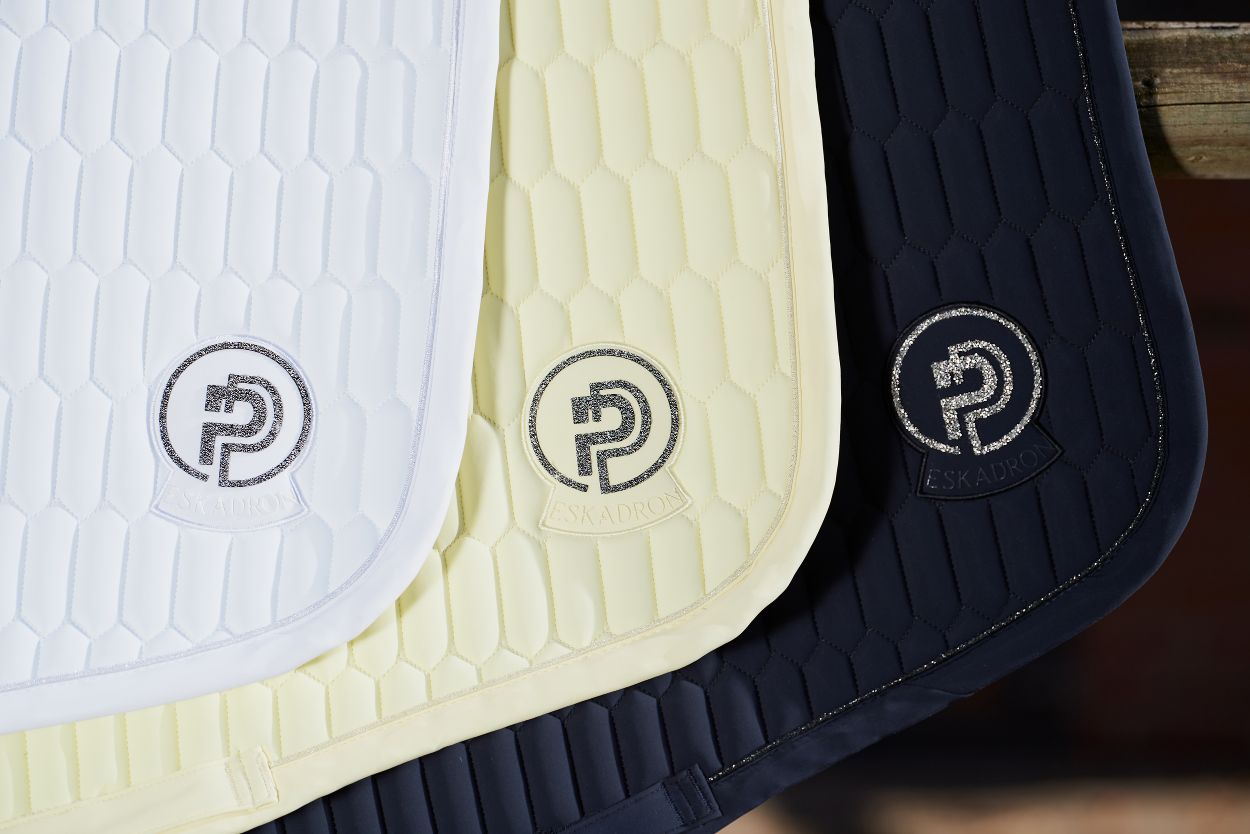 Eskadron Softshell Avantgarde Saddle Pad Platinum Pure 23 -